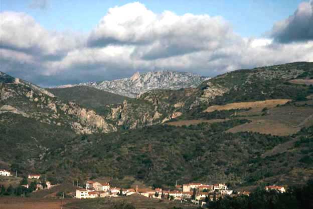 Vue du village de Rasiguères